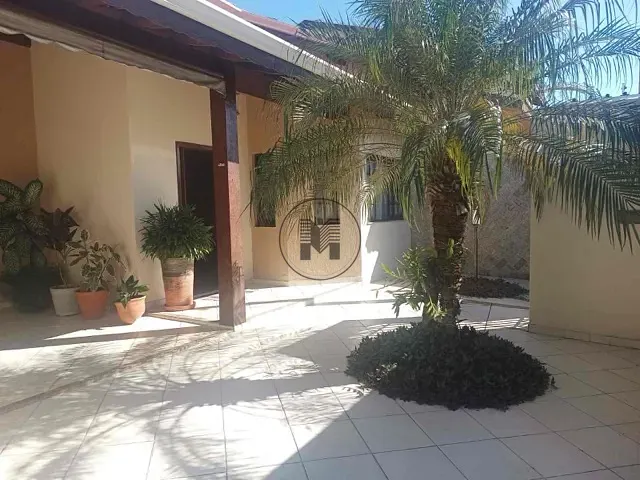Casa com 250m² 2 quartos e 1 banheiro, à venda, no bairro Parque do Sol em Guaratinguetá