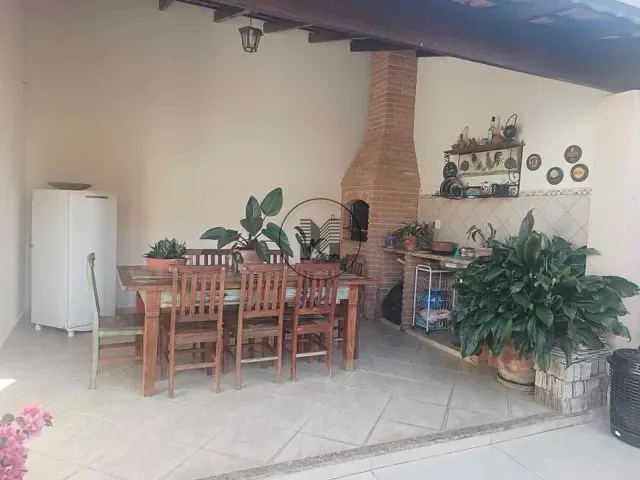 Casa com 250m² 2 quartos e 1 banheiro, à venda, no bairro Parque do Sol em Guaratinguetá