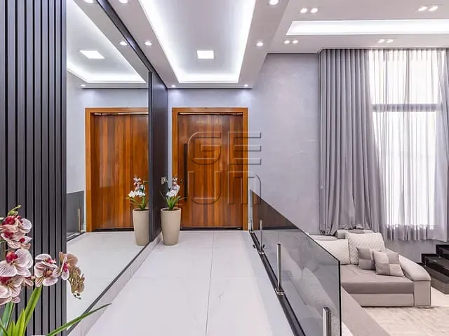 Casa com 1500m² 4 quartos e 6 banheiros, à venda, no bairro Ideal em Londrina