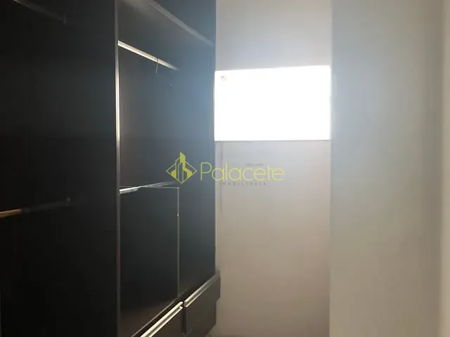 Casa com 420m² 4 quartos e 4 banheiros, à venda, no bairro Condomínio Real Ville em Pindamonhangaba