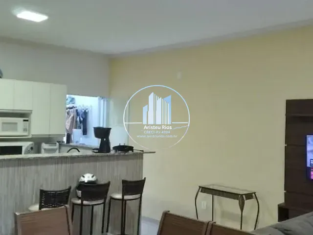 Casa com 200m² 2 quartos e 2 banheiros, à venda, no bairro Parque Real em Pouso Alegre
