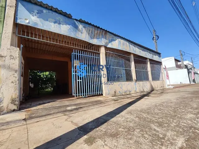 Casa com 309m², à venda, no bairro Operária em Londrina