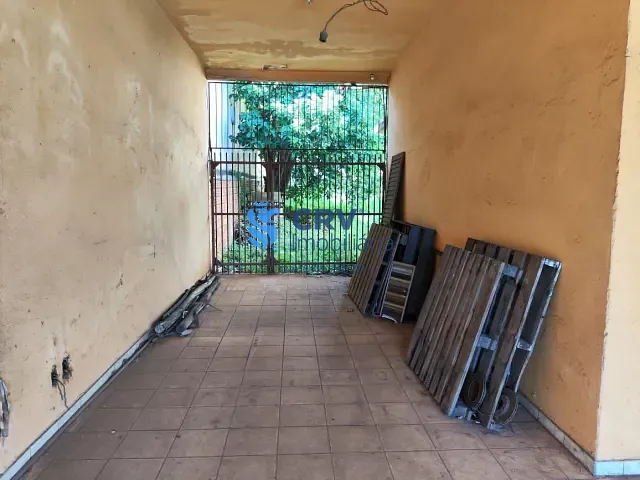 Casa com 309m², à venda, no bairro Operária em Londrina