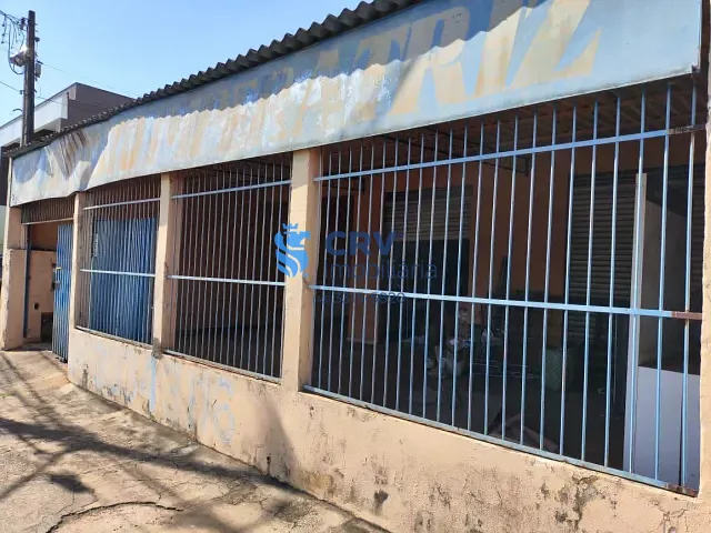 Casa com 309m², à venda, no bairro Operária em Londrina