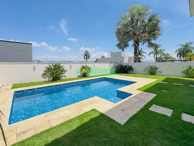Casa com 450m² 4 quartos e 4 banheiros, à venda, no bairro Condomínio Residencial Jaguary em São José dos Campos