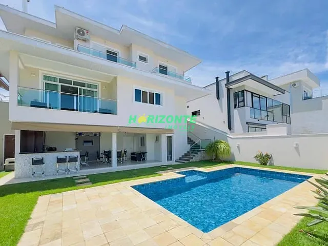 Casa com 450m² 4 quartos e 4 banheiros, à venda, no bairro Condomínio Residencial Jaguary em São José dos Campos