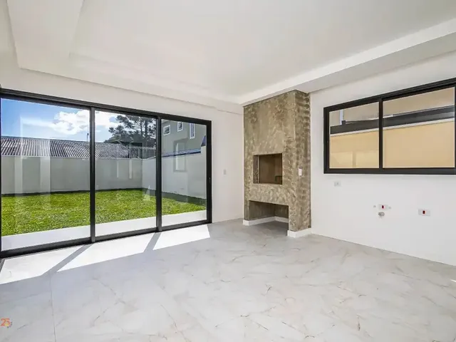 Casa com 500m², à venda, no bairro Hauer em Curitiba