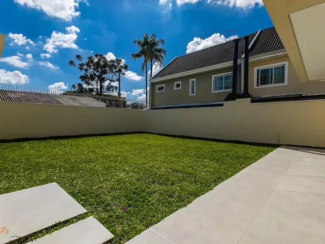 Casa com 500m², à venda, no bairro Hauer em Curitiba