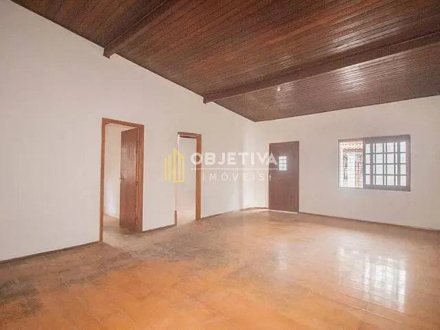 Casa com 250m² 3 quartos e 2 banheiros, para alugar, no bairro Passo da Areia em Porto Alegre