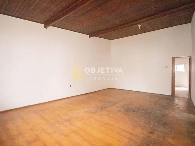 Casa com 250m² 3 quartos e 2 banheiros, para alugar, no bairro Passo da Areia em Porto Alegre