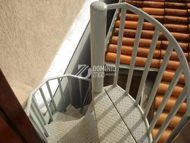 Casa com 168m² 3 quartos e 2 banheiros, para alugar, no bairro São Sebastião em Uberaba