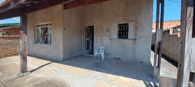 Casa com 300m² 3 quartos e 2 banheiros, à venda, no bairro Maria Áurea em Pindamonhangaba