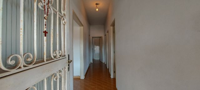 Casa com 300m² 3 quartos e 2 banheiros, à venda, no bairro Maria Áurea em Pindamonhangaba