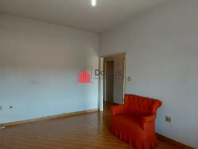 Casa com 300m² 3 quartos e 2 banheiros, à venda, no bairro Maria Áurea em Pindamonhangaba