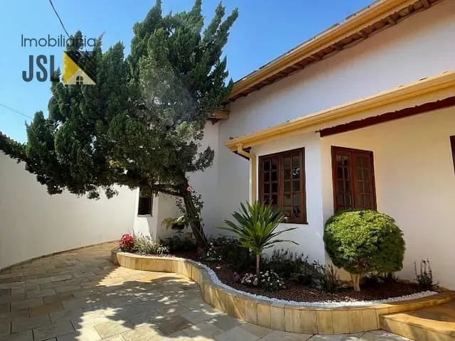 Casa com 553m² 4 quartos e 5 banheiros, à venda, no bairro Vila Santos em Caçapava