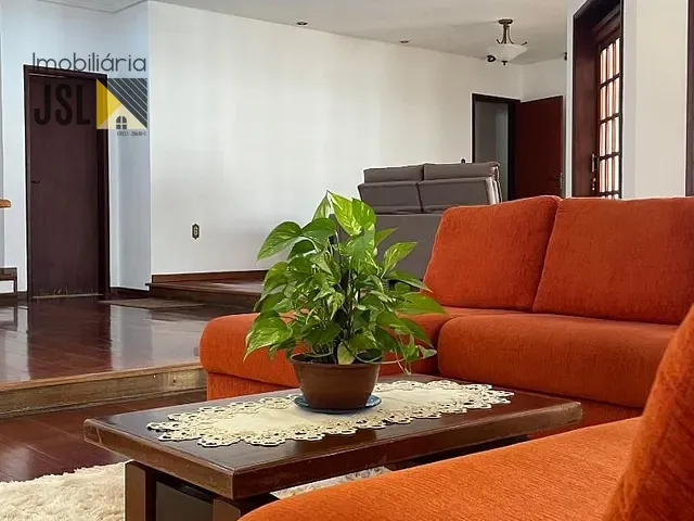 Casa com 553m² 4 quartos e 5 banheiros, à venda, no bairro Vila Santos em Caçapava