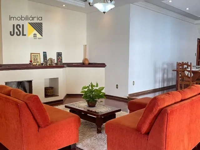 Casa com 553m² 4 quartos e 5 banheiros, à venda, no bairro Vila Santos em Caçapava