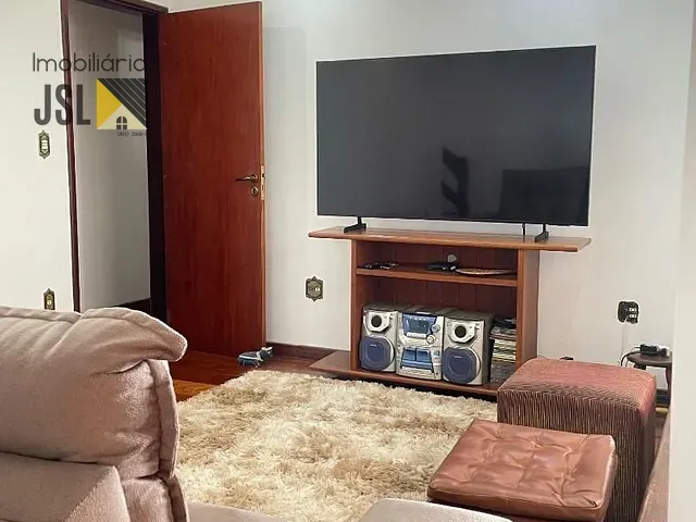 Casa com 553m² 4 quartos e 5 banheiros, à venda, no bairro Vila Santos em Caçapava