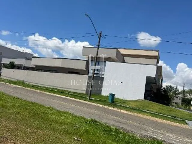 Casa com 375m² 3 quartos e 4 banheiros, à venda, no bairro Residencial Condomínio Jardim Veneza em Senador Canedo