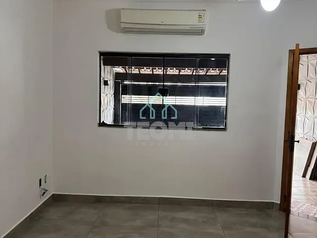 Casa 2 quartos e 2 banheiros, à venda, no bairro Morada dos Nobres em Taubaté