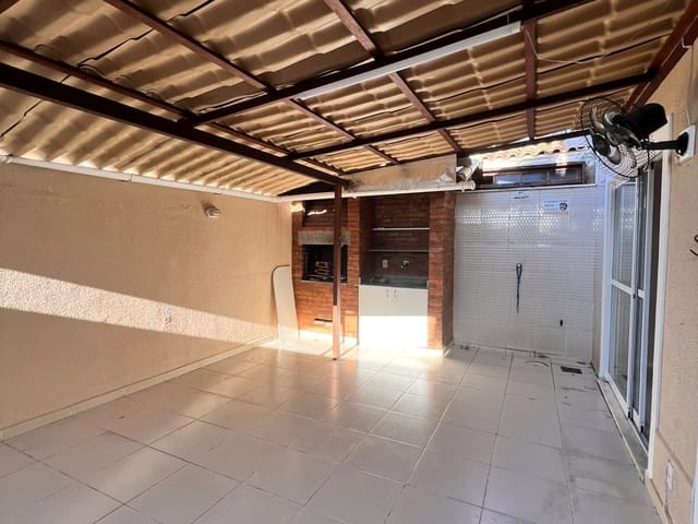 Casa 3 quartos e 3 banheiros, para alugar, no bairro Glória em Macaé