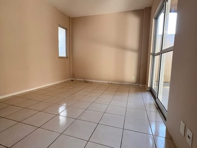 Casa 3 quartos e 3 banheiros, para alugar, no bairro Glória em Macaé
