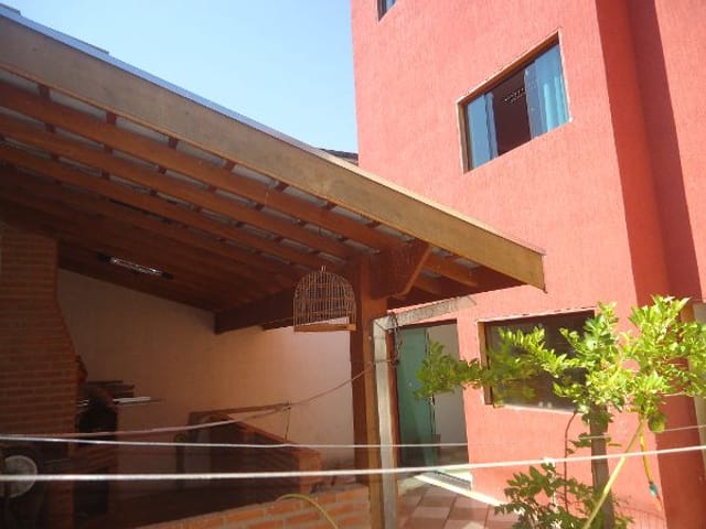 Casa com 250m² 4 quartos e 1 banheiro, à venda, no bairro Parque das Nações em Pindamonhangaba