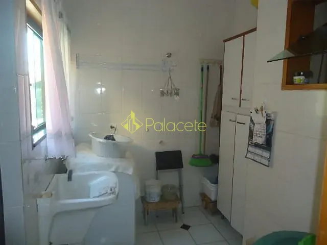 Casa com 250m² 4 quartos e 1 banheiro, à venda, no bairro Parque das Nações em Pindamonhangaba