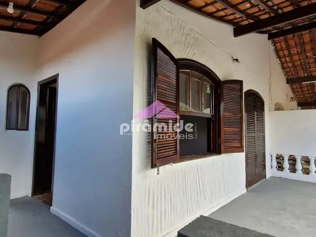 Casa com 210m² 3 quartos e 2 banheiros, à venda, no bairro Pontal da Cruz em São Sebastião