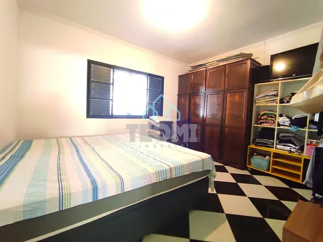 Casa com 220m² 2 quartos e 2 banheiros, à venda, no bairro Alto São Pedro em Taubaté