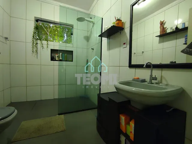 Casa com 220m² 2 quartos e 2 banheiros, à venda, no bairro Alto São Pedro em Taubaté