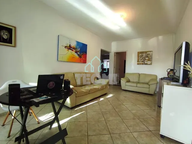 Casa com 220m² 2 quartos e 2 banheiros, à venda, no bairro Alto São Pedro em Taubaté