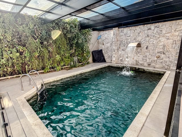 Casa 4 quartos e 6 banheiros, à venda, no bairro Glória em Macaé