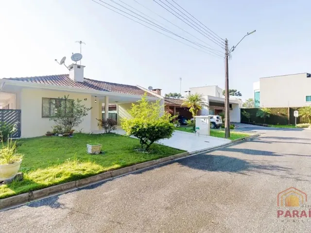 Casa com 382m² 3 quartos e 4 banheiros, à venda ou para alugar, no bairro Santa Felicidade em Curitiba