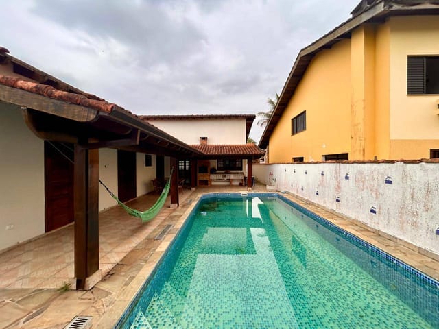 Casa 3 quartos e 3 banheiros, para alugar, no bairro Maitinga em Bertioga