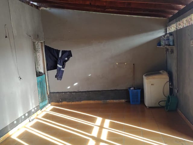 Casa com 140m² 3 quartos e 1 banheiro, à venda, no bairro Castolira em Pindamonhangaba