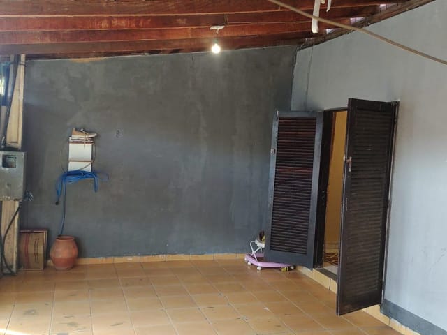 Casa com 140m² 3 quartos e 1 banheiro, à venda, no bairro Castolira em Pindamonhangaba
