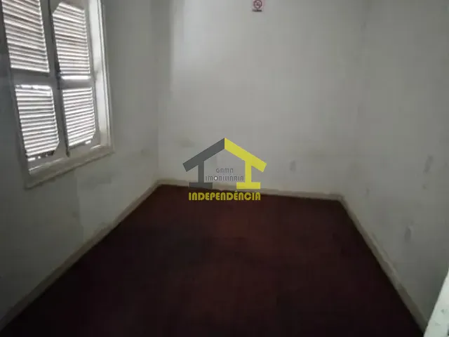 Casa com 149m² 4 quartos e 2 banheiros, para alugar, no bairro Centro em Itatiba