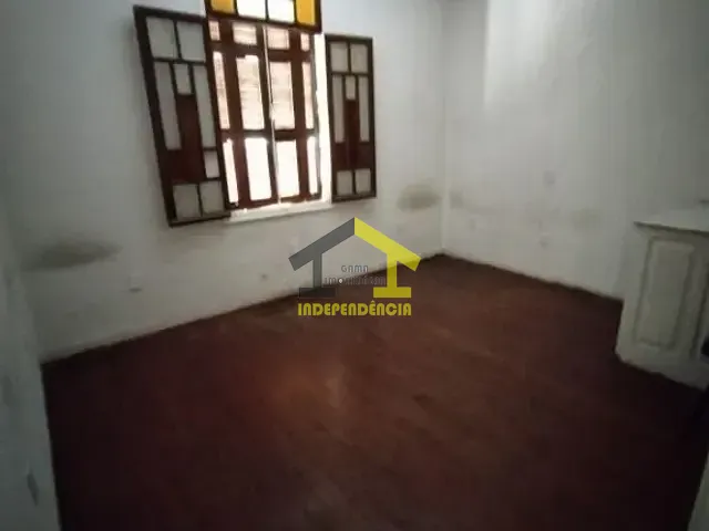 Casa com 149m² 4 quartos e 2 banheiros, para alugar, no bairro Centro em Itatiba