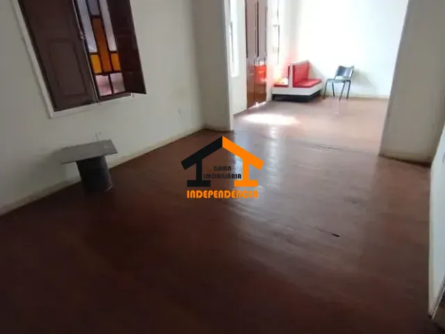 Casa com 149m² 4 quartos e 2 banheiros, para alugar, no bairro Centro em Itatiba