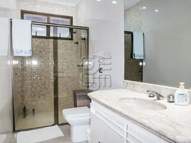 Casa com 1200m² 5 quartos e 7 banheiros, à venda, no bairro Jardim São Jorge em Londrina