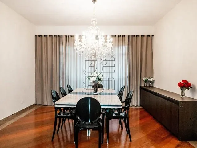 Casa com 1200m² 5 quartos e 7 banheiros, à venda, no bairro Jardim São Jorge em Londrina