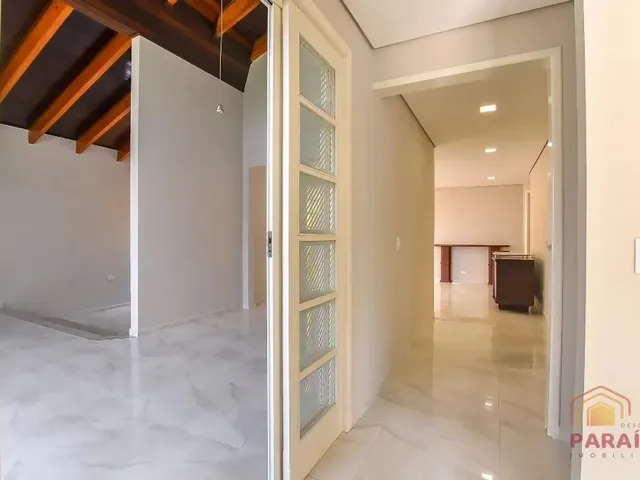 Casa com 689m² 5 quartos e 7 banheiros, para alugar, no bairro Campina do Siqueira em Curitiba