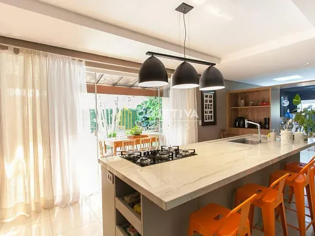 Casa com 333m² 3 quartos e 3 banheiros, à venda, no bairro Ideal em Novo Hamburgo