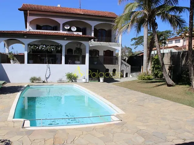 Casa com 746m² 4 quartos e 3 banheiros, à venda, no bairro Portal das Colinas em Guaratinguetá