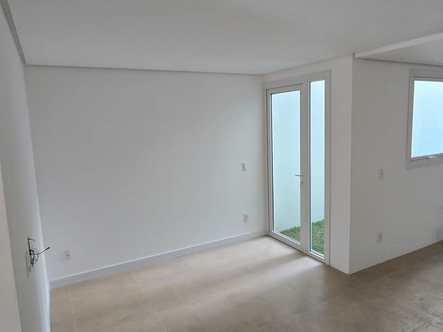 Casa 3 quartos e 3 banheiros, à venda, no bairro Nossa Senhora da Saúde em Caxias do Sul
