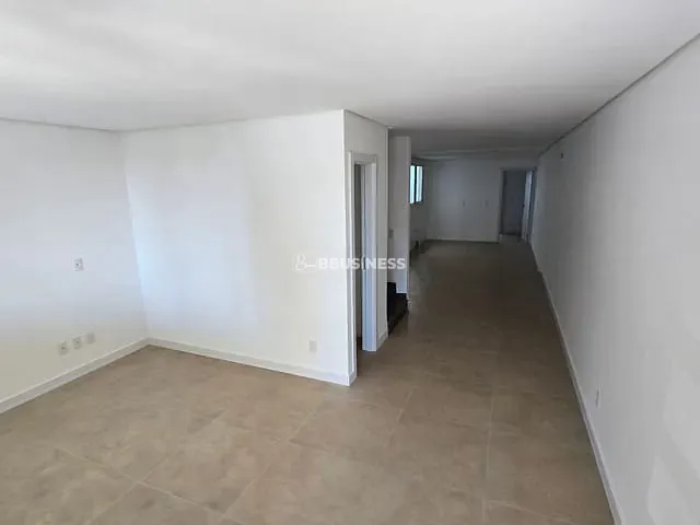 Casa 3 quartos e 3 banheiros, à venda, no bairro Nossa Senhora da Saúde em Caxias do Sul