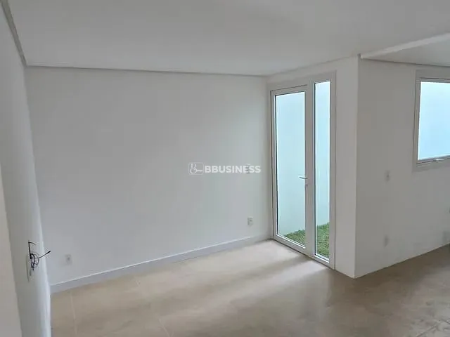 Casa 3 quartos e 3 banheiros, à venda, no bairro Nossa Senhora da Saúde em Caxias do Sul