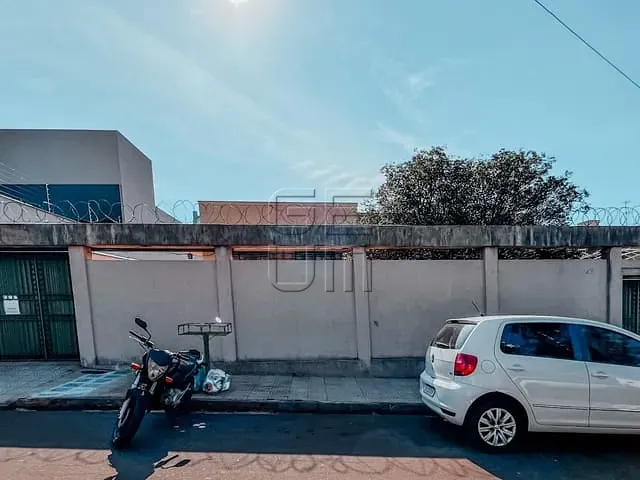 Casa com 594m², à venda, no bairro Jardim Country Club em Londrina