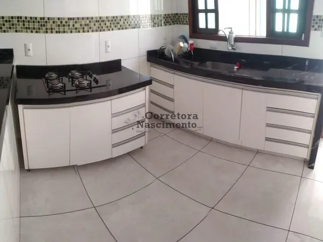 Casa com 240m² 4 quartos e 4 banheiros, à venda, no bairro Residencial Santa Paula em Jacareí